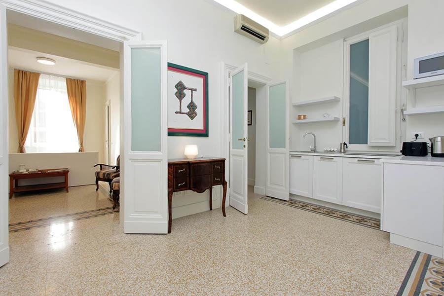 Elegant Apartment In The Heart Of Rome-Navona Area Exteriör bild